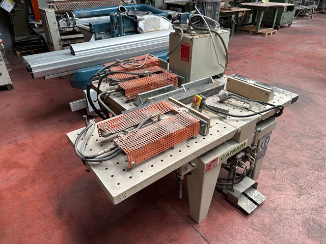 4PR652501-Caselli-Group-HYDRAULIC-CLAMP-WITH-FOLDING-BENCHES-CAMAM-SI3L (2).jpeg